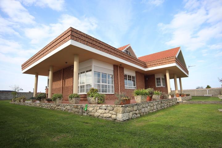 Villa En venta en Santillana del Mar photo 0