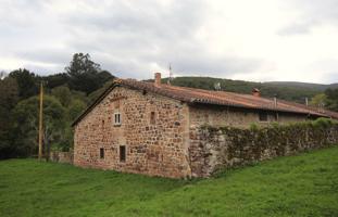 Villa En venta en Los Corrales de Buelna photo 0