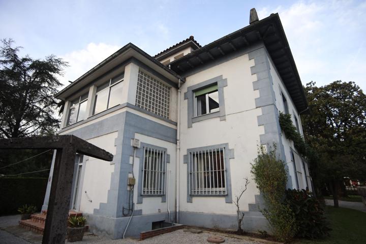 Villa En venta en Torrelavega photo 0