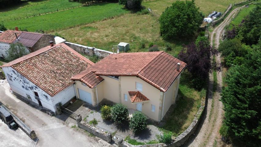 Villa En venta en Molledo photo 0