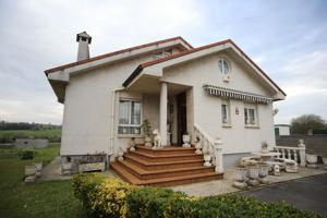 Villa En venta en Suances photo 0