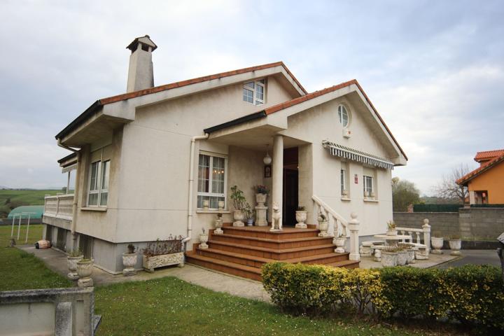 Villa En venta en Suances photo 0