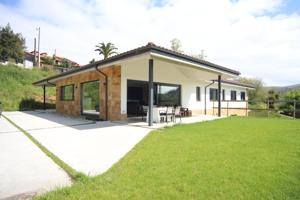 Villa En venta en Udías photo 0