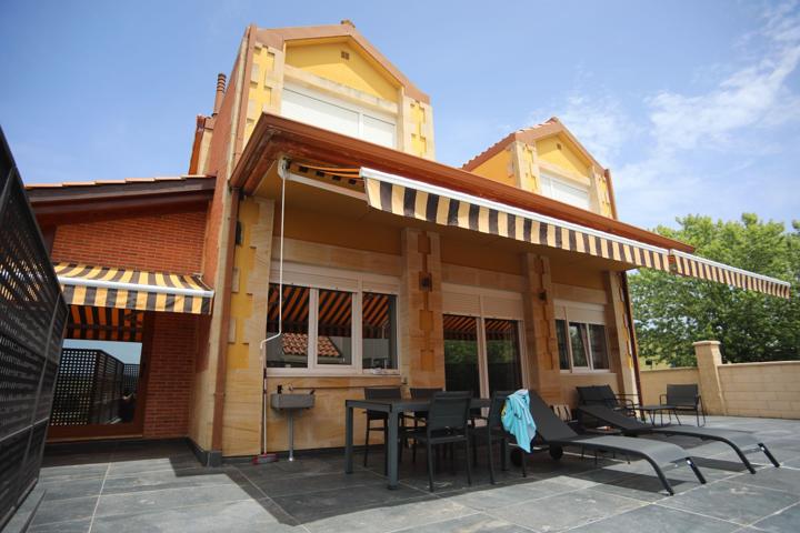 Villa En venta en Piélagos photo 0