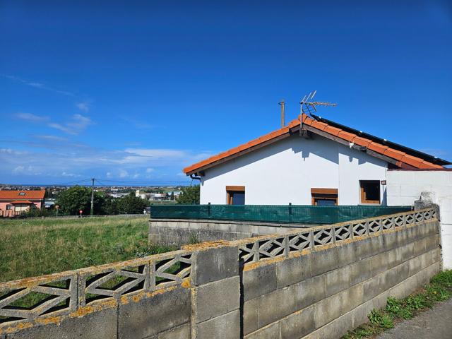 Villa En venta en Camargo photo 0