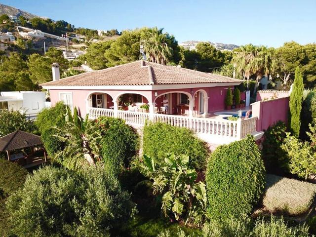 Villa En venta en Altea photo 0