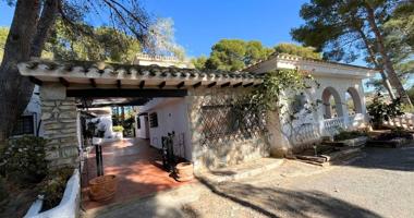 Villa En venta en La Nucia photo 0