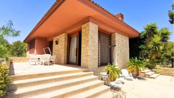 Villa En venta en La Nucia photo 0