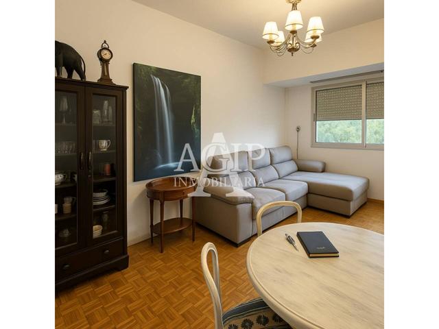 Exclusivo Piso Familiar en Barrio Sant Andreu – ¡Listo para Entrar! photo 0