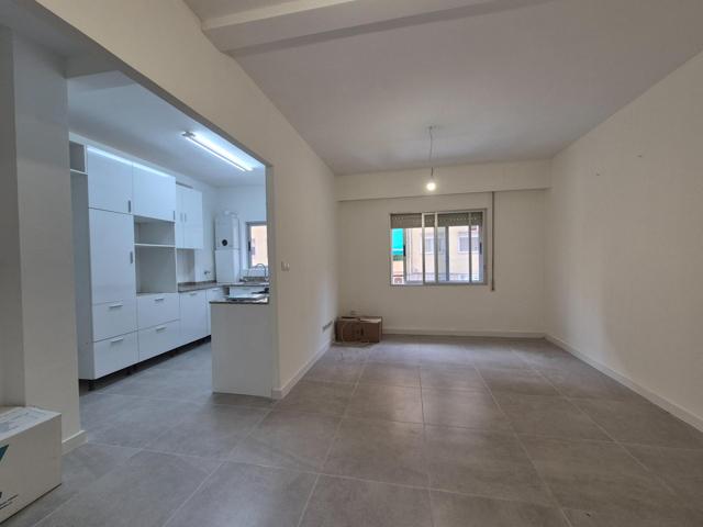 Espacioso y reformado piso junto a Boulevard del Pla photo 0