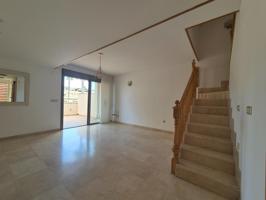 Dúplex en Playa de San Juan: espacio y confort para familias, ¡listo para entrar! photo 0