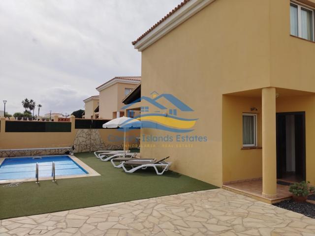 Villa En venta en La Oliva photo 0