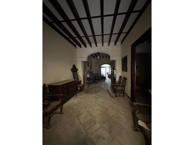 Casa señorial con 3 plantas y sótano en el centro de Manacor photo 0