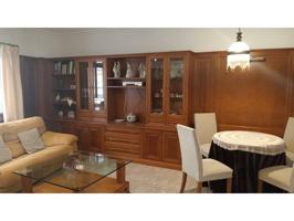 Edificio de 400m2 con dos plantas, garaje y local en planta baja. photo 0