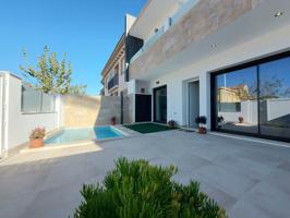 Villa En venta en San Pedro del Pinatar photo 0