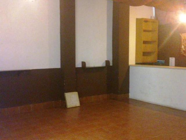 En venta local comercial con sótano en Cabra photo 0