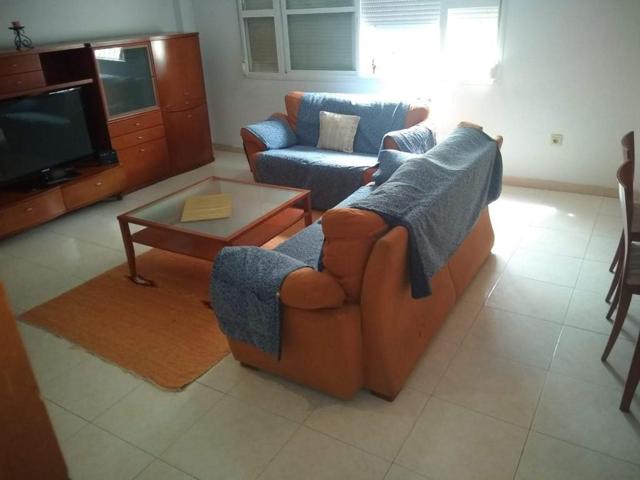 Piso Amplio en venta o venta aplazada en Melilla photo 0