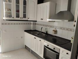 Piso en venta en Melilla de 92 m2 photo 0