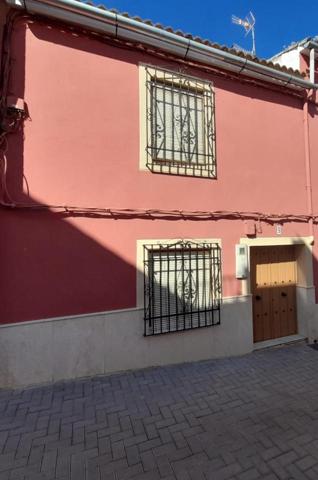¡Oportunidad Única en el Centro de Cabra! photo 0