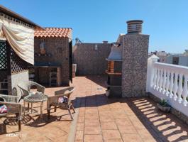 Ático en venta en Melilla de 111 m2 photo 0