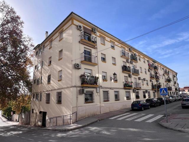 Piso en venta en Cabra de 107 m2 photo 0