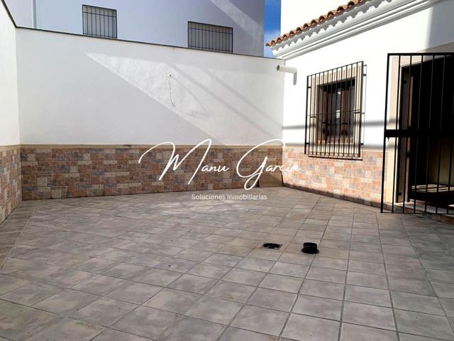 Casa en venta en Lucena, Córdoba. photo 0