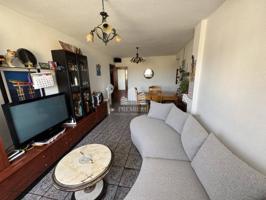 Se vende piso amplio y luminoso con garaje en Villamayor photo 0