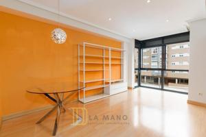 APARTAMENTO MUY LUMINOSO CON PISCINA Y GIMNASIO photo 0