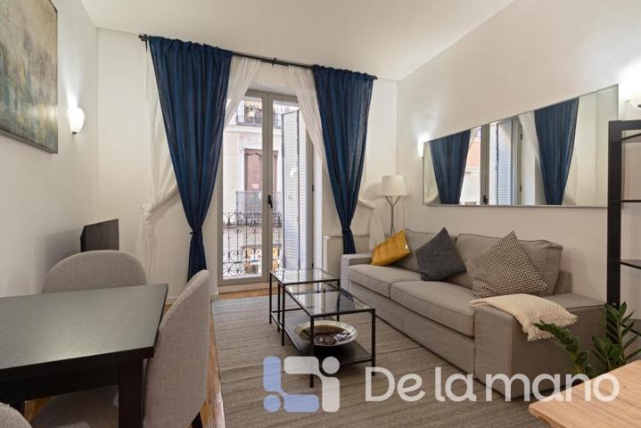 PISO TOTALMENTE REFORMADO, AMUEBLADO Y CON BALCÓN PRIVADO. photo 0