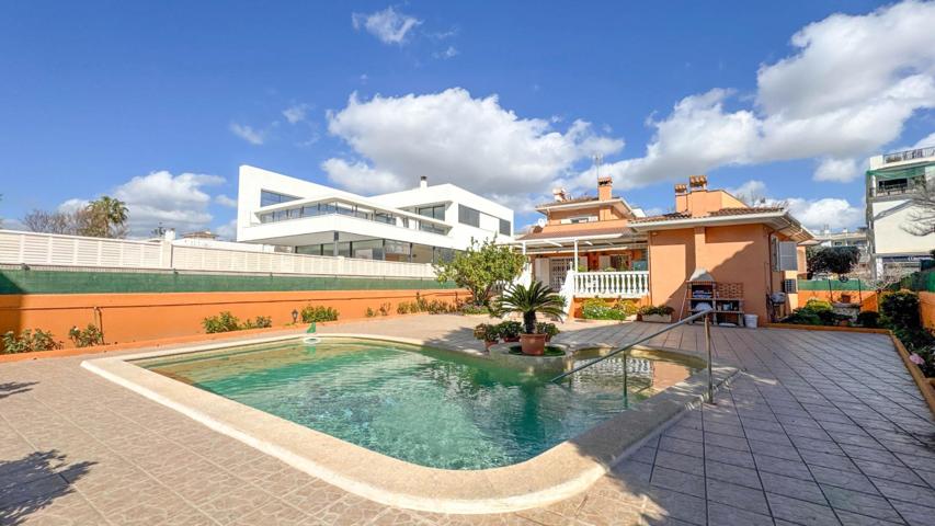 Chalet con piscina a 3 minutos de la playa photo 0