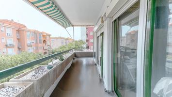 Piso de 4 habitaciones y balcón en Son Oliva photo 0