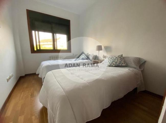 Venta de piso en Pontevedra, de 110m2 con 2 dormitorios y 1 baño con plaza de garaje y trastero photo 0