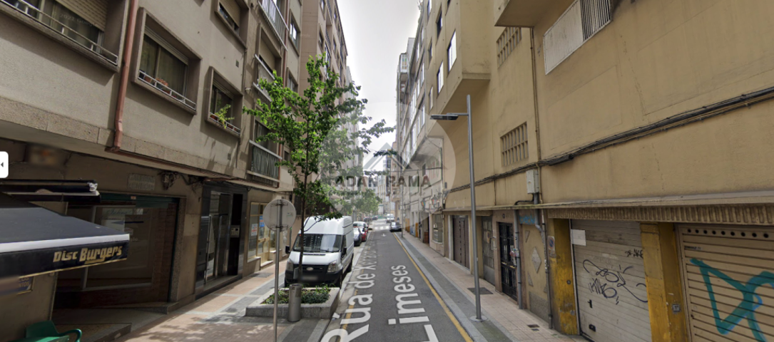 Venta de piso en Pontevedra, de 70m2 con 3 dormitorios y 1 baño, trastero photo 0