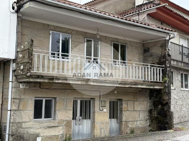 Venta de casa en Poio, de 123m2 con 2 dormitorios y 2 baños photo 0