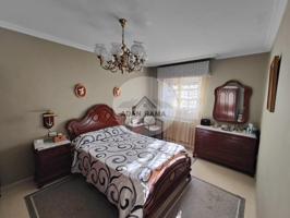 Venta de casa en Pontevedra, de 187m2 con 7 dormitorios y 3 baños, trastero photo 0
