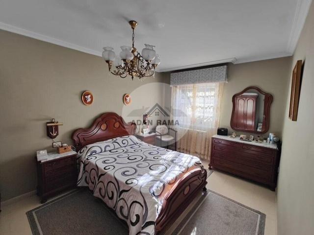 Venta de casa en Pontevedra, de 187m2 con 7 dormitorios y 3 baños, trastero photo 0