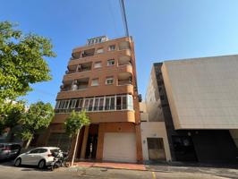 !!!! SE VENDE APARTAMENTO MUY BONITO CON PLAZA DE GARAJE MUY CENTRICO EN TORREVIEJA RAMON GALLUD A 150 METROS DE LA PLAY photo 0