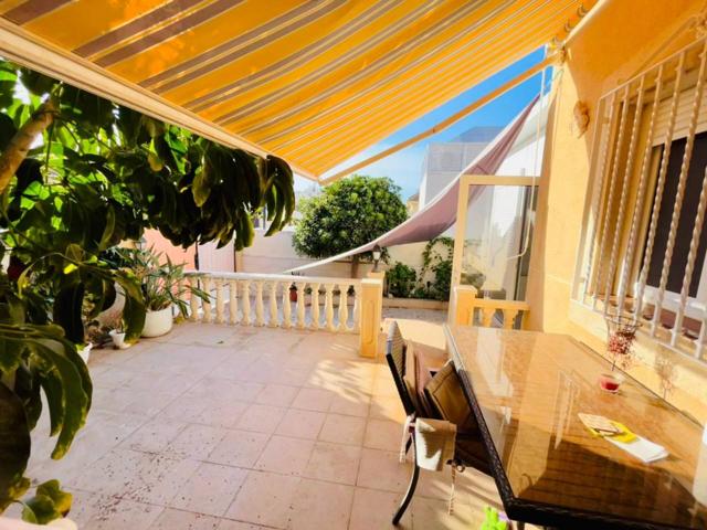 Chalet adosado en Torrevieja – 3 dormitorios, terraza con vistas al mar y licencia vacacional photo 0