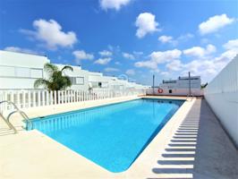 Casa adosada en Pocito Blanco con piscina comunitaria photo 0
