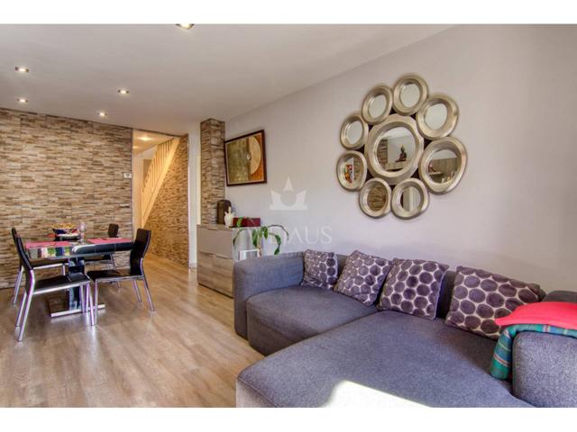 EXCLUSIVO DUPLEX EN ORUÑA CON GARAJE Y PISCINA photo 0