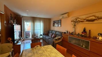 Piso En venta en Santa Coloma de Gramenet photo 0