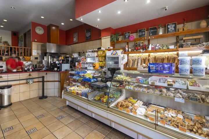 Local En venta en Badalona photo 0