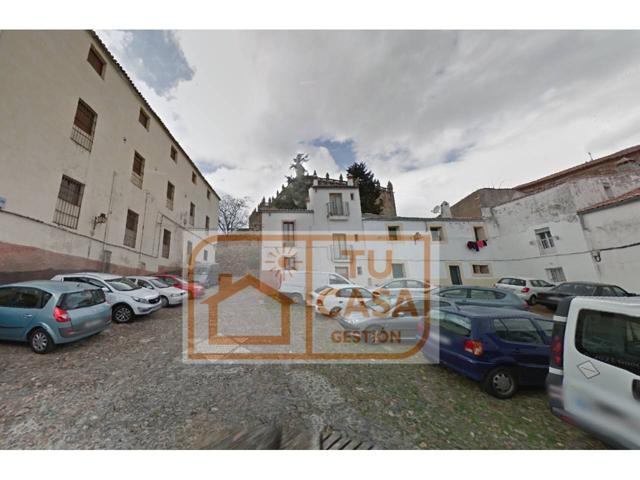 Venta de Casa en el casco antiguo de Cáceres con licencia y proyecto para hacer dos viviendas tipo apartamento photo 0