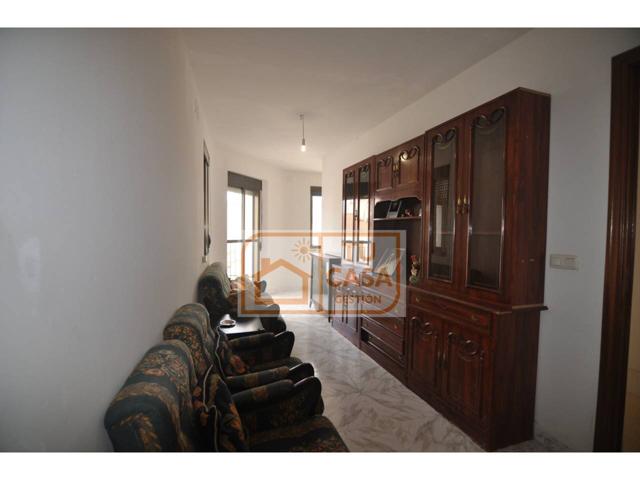 Venta de excelente vivienda más local comercial en Sierra de fuentes, disponible para entrar a vivir y montar su propio photo 0