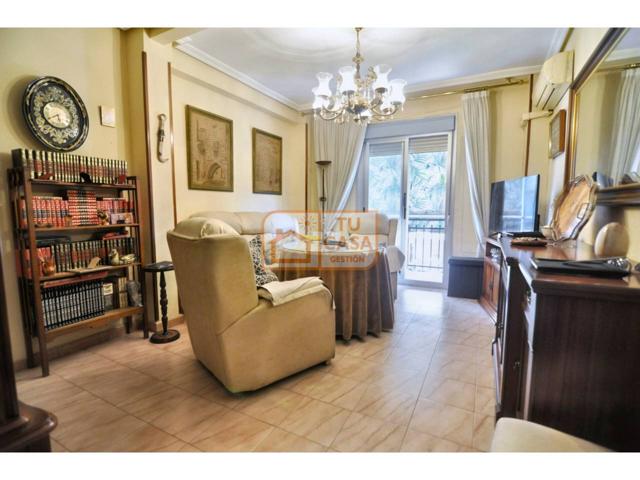 Venta de piso de 147m2 en Avenida de Antonio Hurtado photo 0