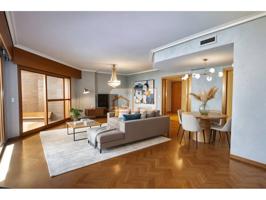 Venta de exclusiva vivienda junto a la Cruz de los Caídos photo 0