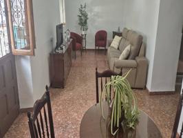 Bonita y amplia Casa en venta en Riogordo photo 0
