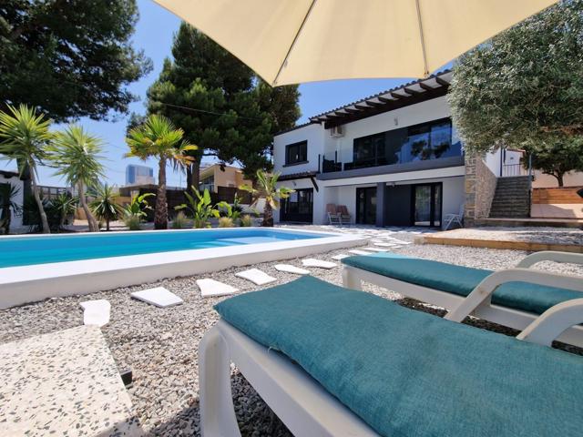 Villa En venta en Calp photo 0