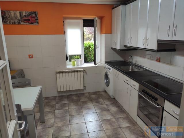 Piso En venta en Irura photo 0