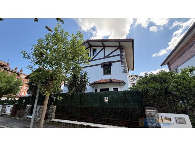 Villa En venta en Irun photo 0